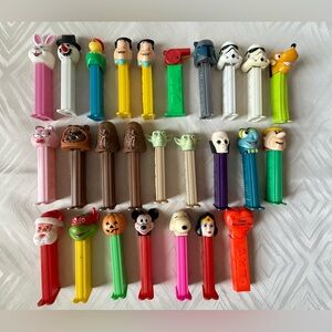 Lot Of 26 VTG PEZ Dispensers Wonder  Woman Star Wars Flinstones Gonzo